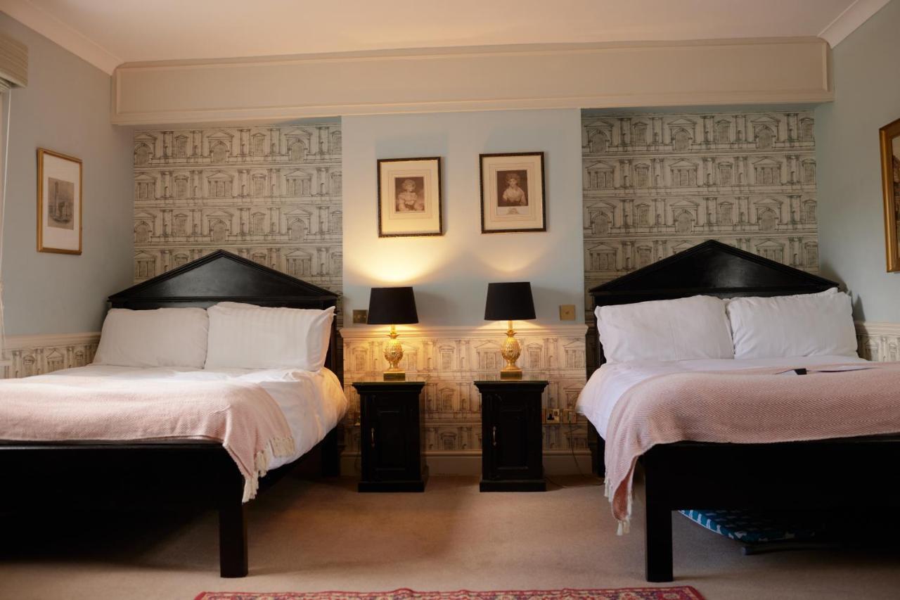 The Pembroke Arms Inn
